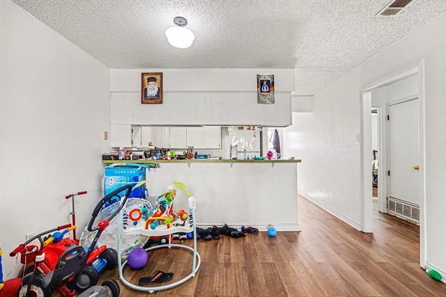 Building Photo - 7700 Mary Dr