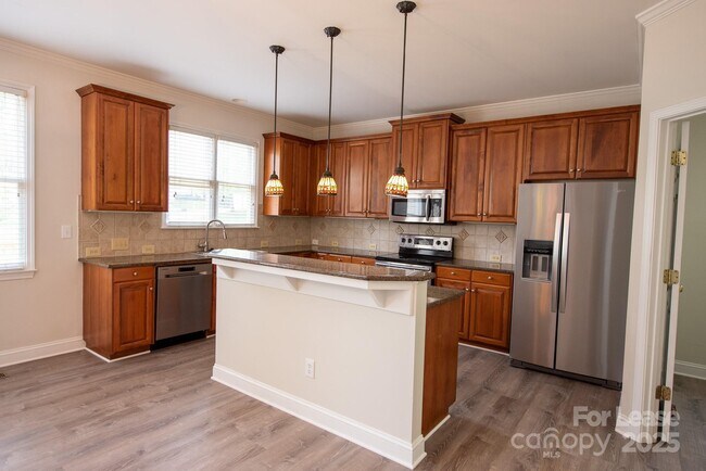 Building Photo - 247 Montibello Dr