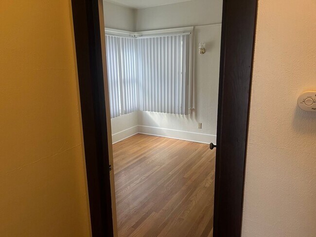 Building Photo - DEA-1061-KALMIA ST