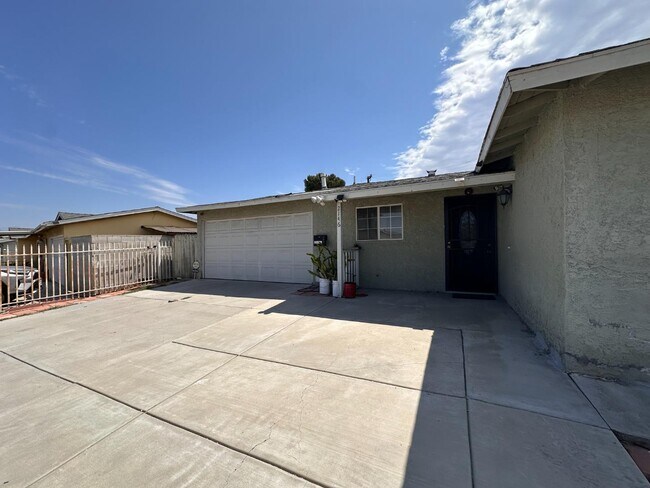 Building Photo - 2146 Cantaria Ave