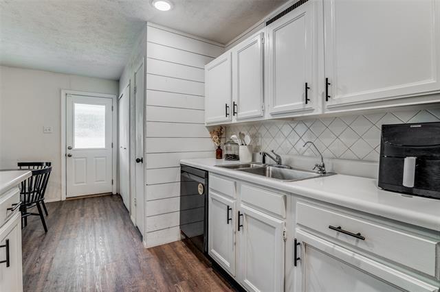 Building Photo - 6022 Highcrest Dr