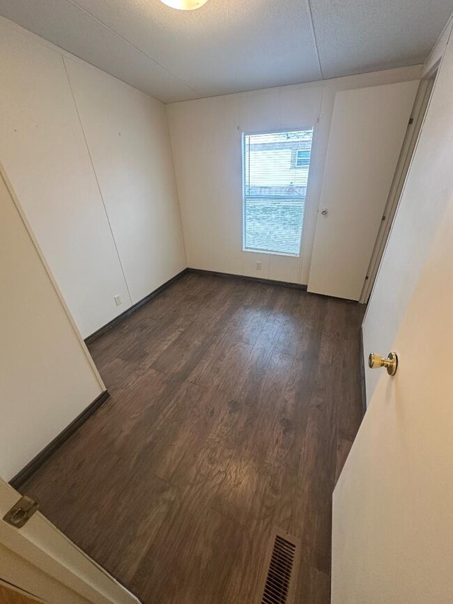 Building Photo - 150 Private Road 1610