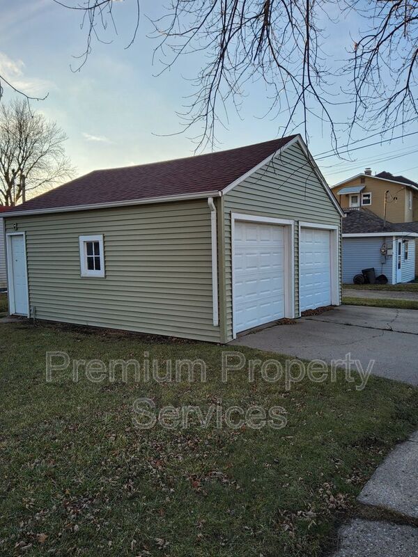 Building Photo - 502 Blackhawk Blvd