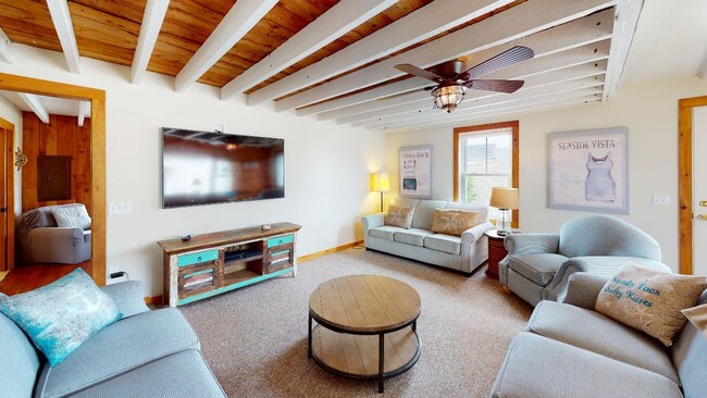 Building Photo - Winter Rental Only. Single Family Availabl...