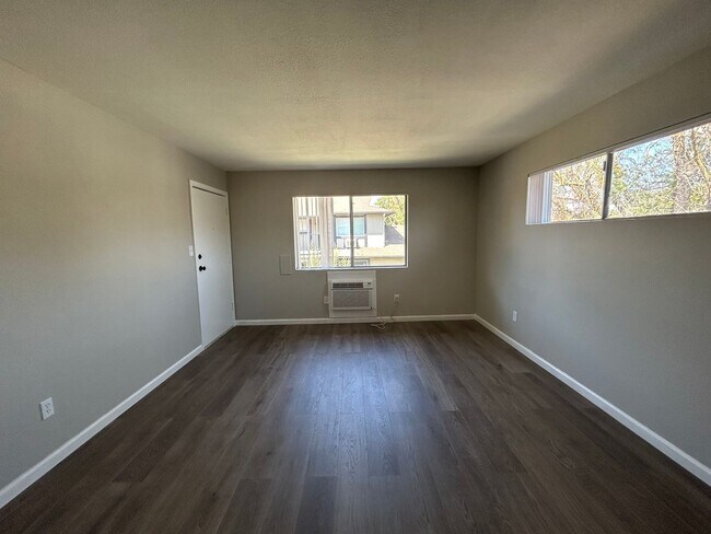 Building Photo - 816 Sutter Ave