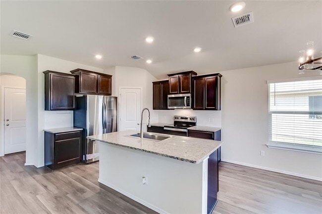 Building Photo - 107 Reagor Dr