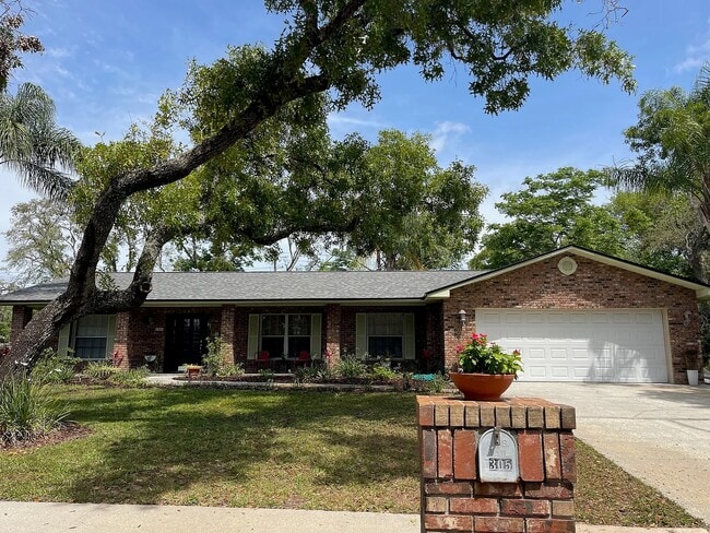 Building Photo - 305 W Sweetwater Creek Dr