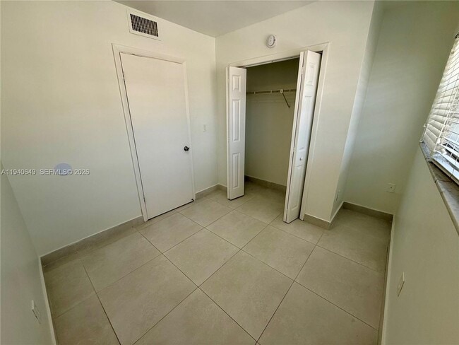 Building Photo - 20 SW 108th Ave