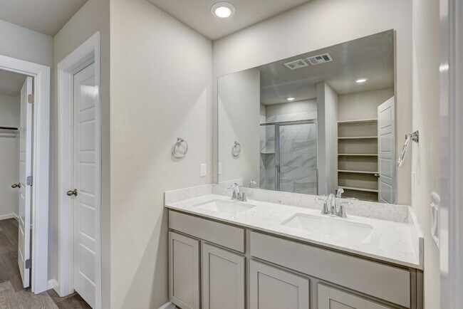 Building Photo - 4109 Sara Pk Dr