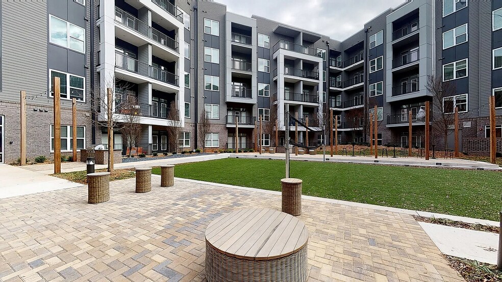 Building Photo - 2550 Blackmon Dr