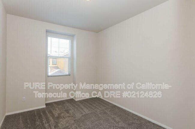 Building Photo - 28240 Heirloom Dr