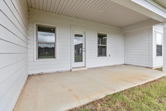Building Photo - Discover this beautiful new townhome in th...