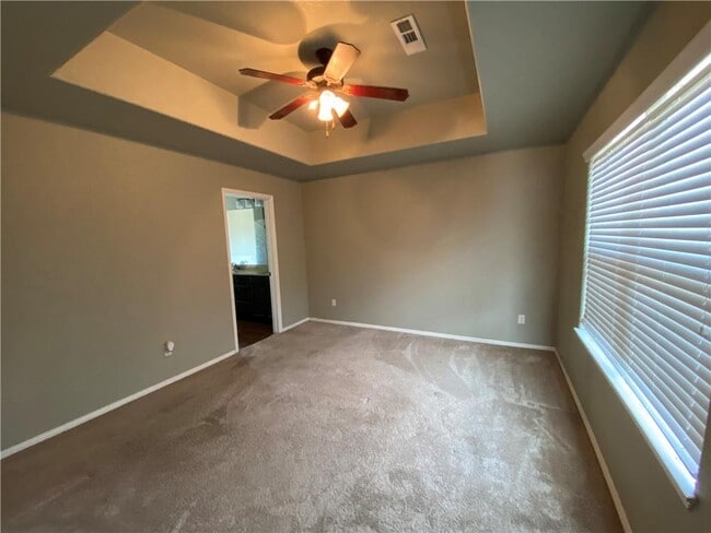 Building Photo - 108 S Woodsprings Dr