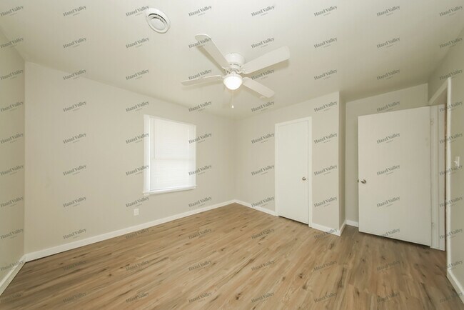 Building Photo - 2653 SW 45th St