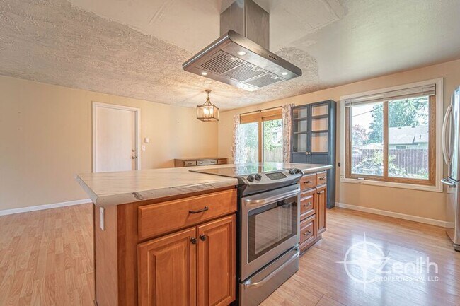 Building Photo - 4213 NE 139th Ave