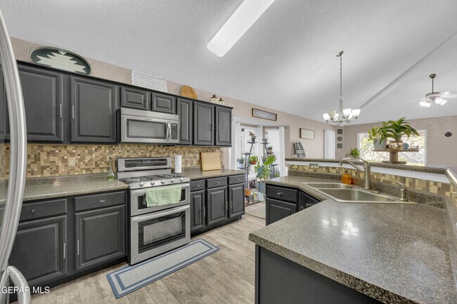 Building Photo - 12521 Paseo Alegre Dr