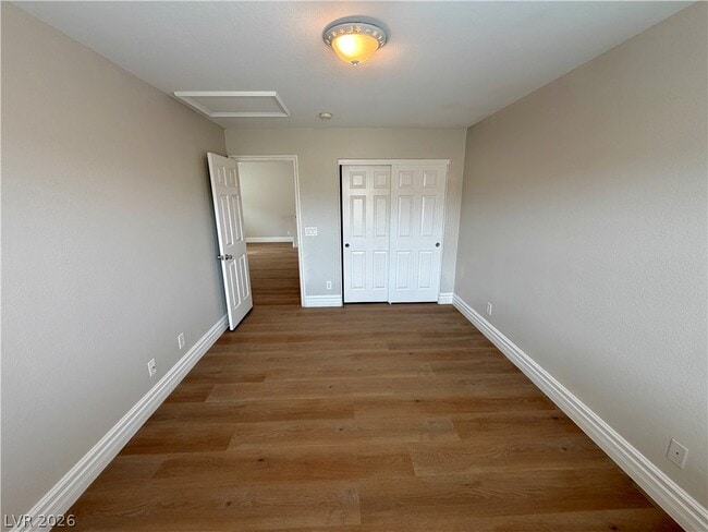 Building Photo - 299 Dogleg Dr