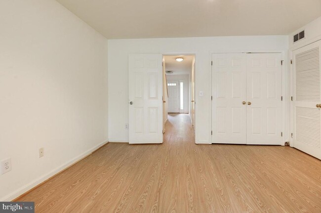 Building Photo - 12050 Edgemere Cir