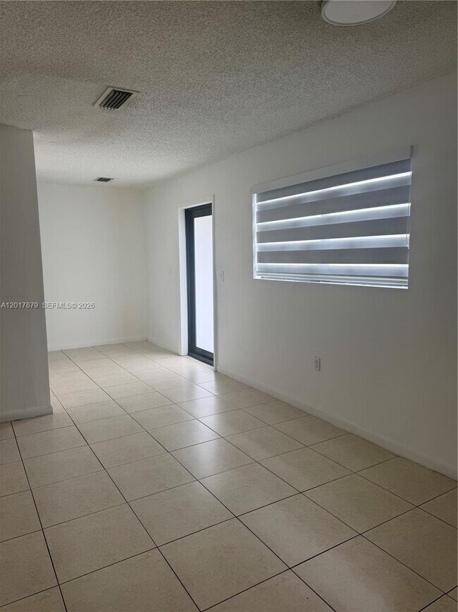 Building Photo - 20500 SW 114th Pl