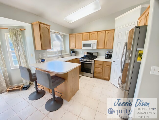 Building Photo - 2014 Jenny Ln.