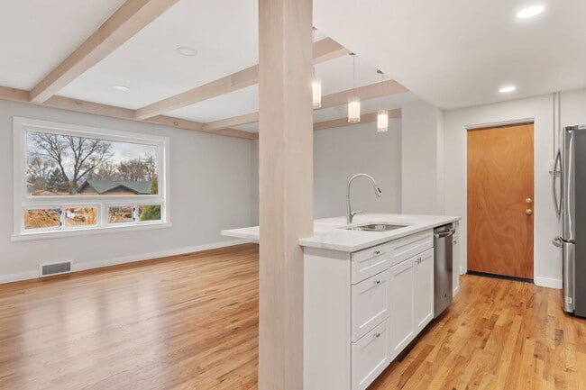 Building Photo - 4210 Balsam St