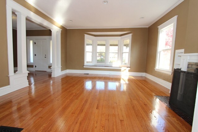 Building Photo - 1054 Sibley St NW