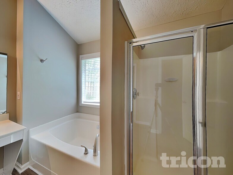 Building Photo - 315 Clairidge Ln SW