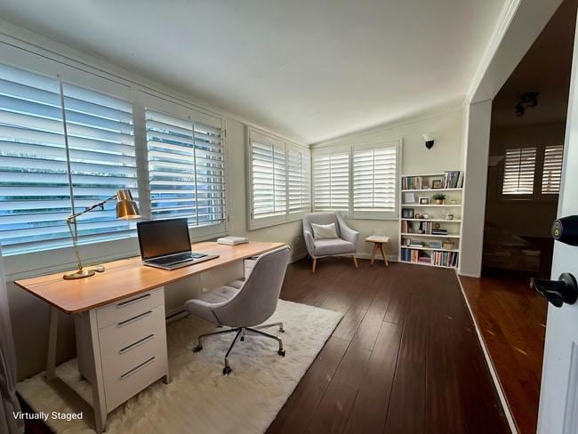 Building Photo - Beautifully updated 3bed/2bath Single-Leve...