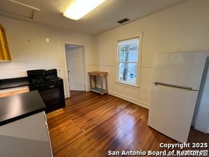 Building Photo - 420 Benton St