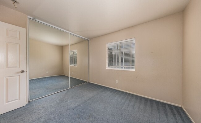 Building Photo - Spacious Home with Loft and Big Backyard