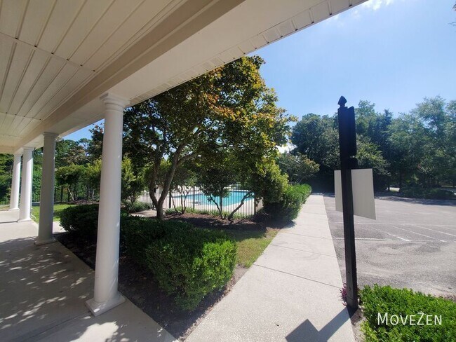 Building Photo - 5006 Carleton Dr