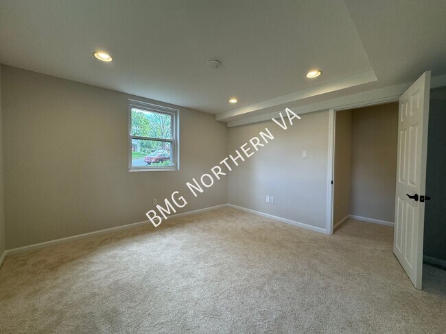 Building Photo - 1109 Hillcrest Dr SW