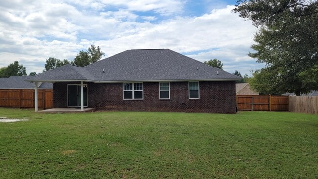Building Photo - 3115 Explorer Dr