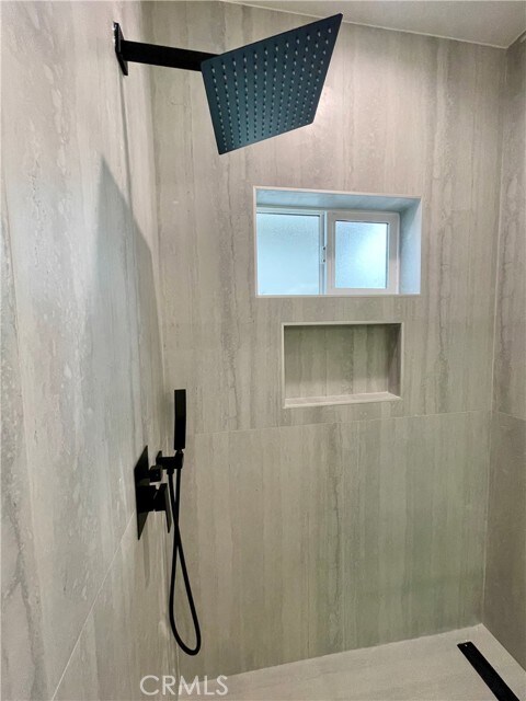 Building Photo - 613 W 41st Pl