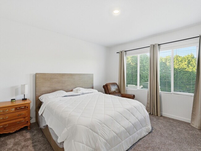 Building Photo - 9712 E Twinkle Ave