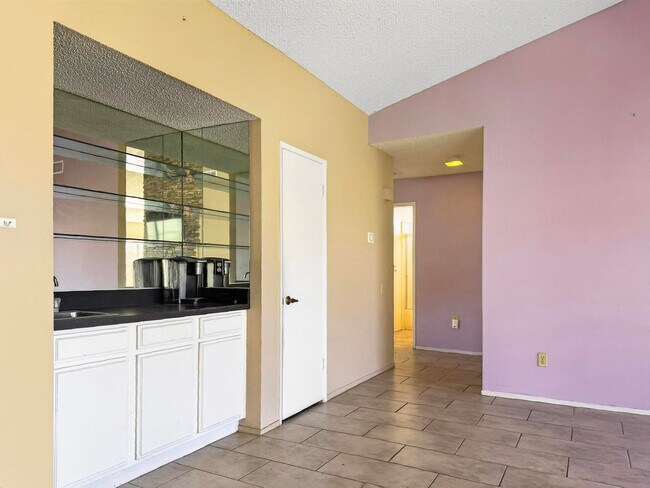 Building Photo - 76946 Kentucky Ave