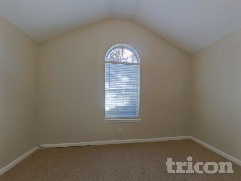 Building Photo - 4365 Reserve Hill Crossing