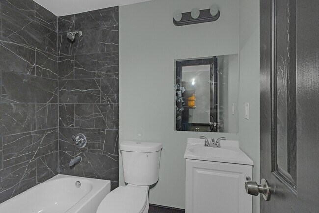 Building Photo - 2496 Malone Ave