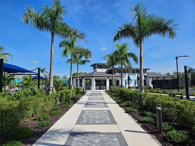 Building Photo - 12280 Wellen Golf St