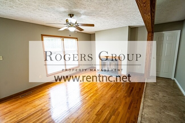 Building Photo - 300 Truelove Ln