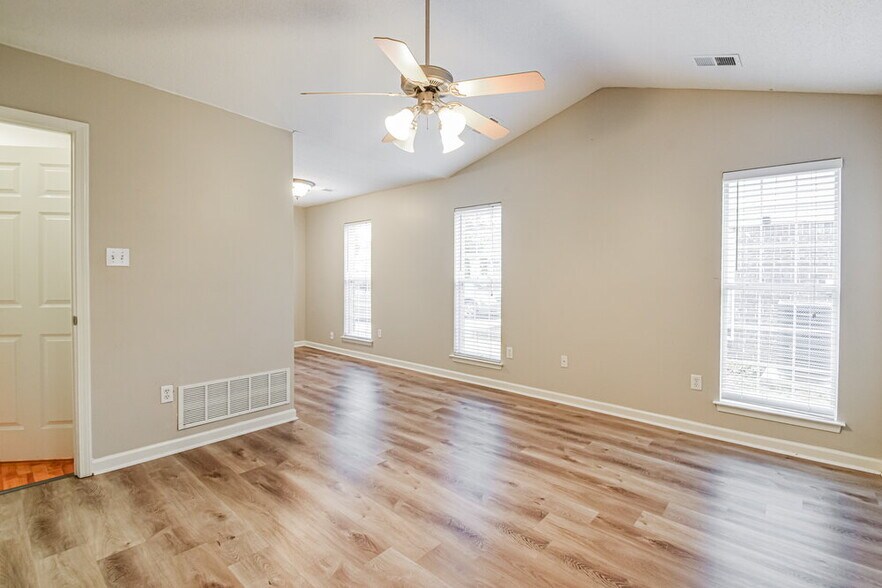 Building Photo - 5764 Deer Ridge Dr