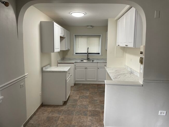 Building Photo - 109 S Elmwood Ave