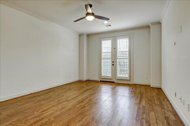 Building Photo - 2318 Welch St