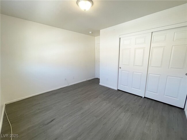 Building Photo - 1836 N Luna Alegre St