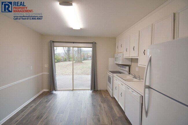 Building Photo - Adorable 2 bed 1 ba duplex in the heart of Murfreesboro!