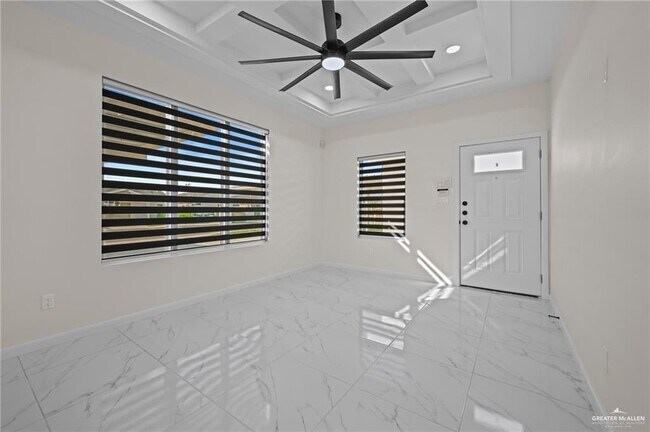 Building Photo - 11 E Viviana St