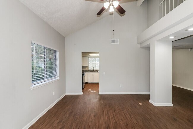 Building Photo - 18711 Droitwich Dr