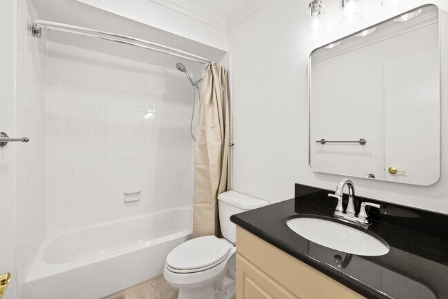 Building Photo - 3012 Willow Ln