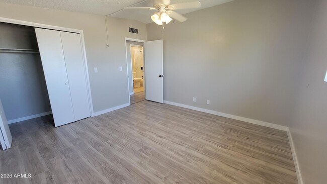 Building Photo - 464 Nelson Dr