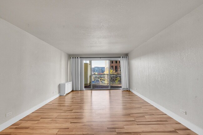 Building Photo - $1,950, 2-bed, 1-bath located in Denver wi...